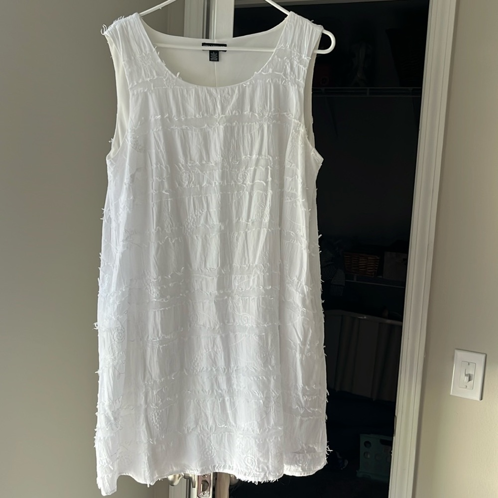 Nina Leonard White Sleeveless Dress